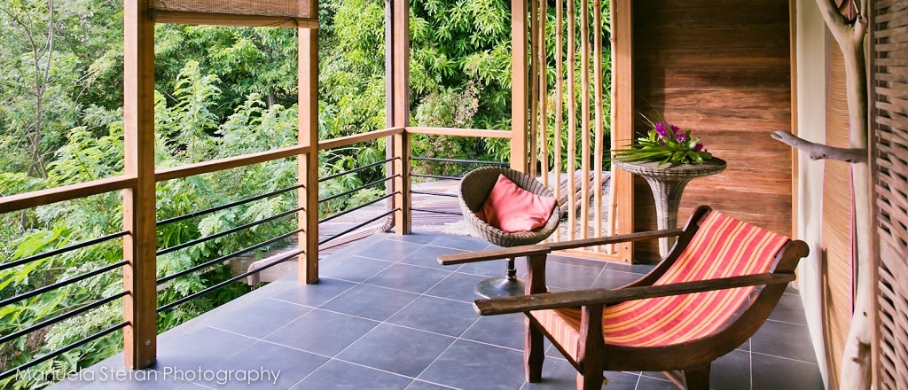 Moringa Cottage veranda with planters chair