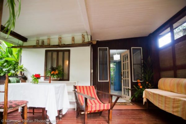 calabash-cottage-deck-and-entrance